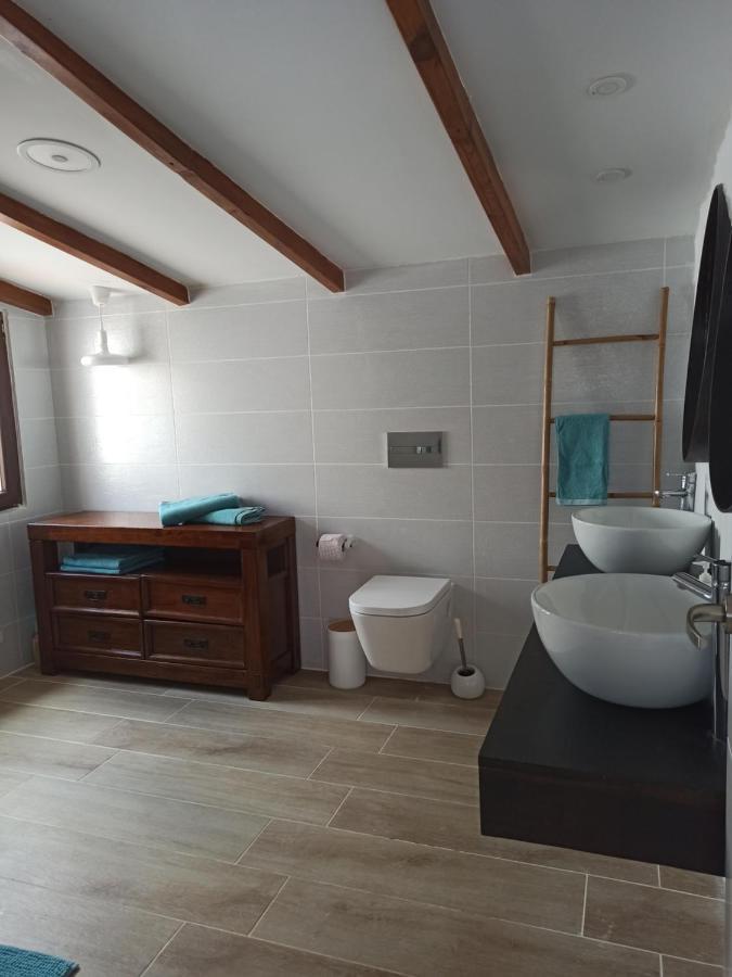 Beautiful Chalet With Wifi And Free Parking Arona  Exterior photo